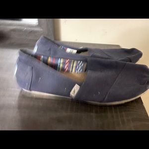 Tom’s women’s classic slip on